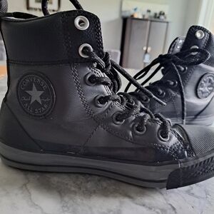 Converse Chuck Taylor Boot Size Y 2